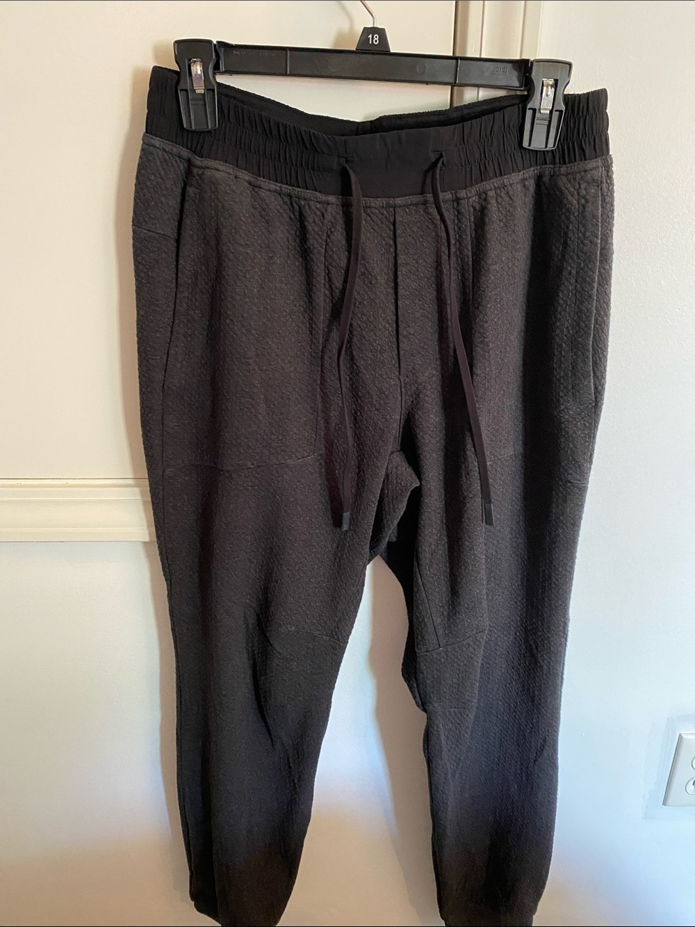 lululemon athletica Men's Charcoal Black Jogger Sweatpants